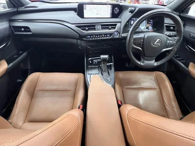Lexus UX — фото 3