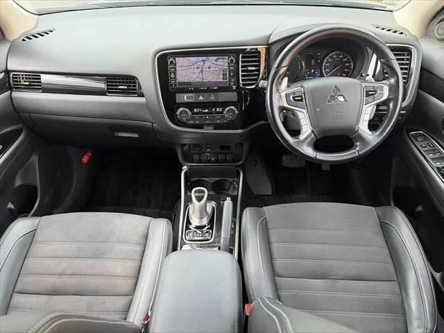 Mitsubishi OUTLANDER — фото 3
