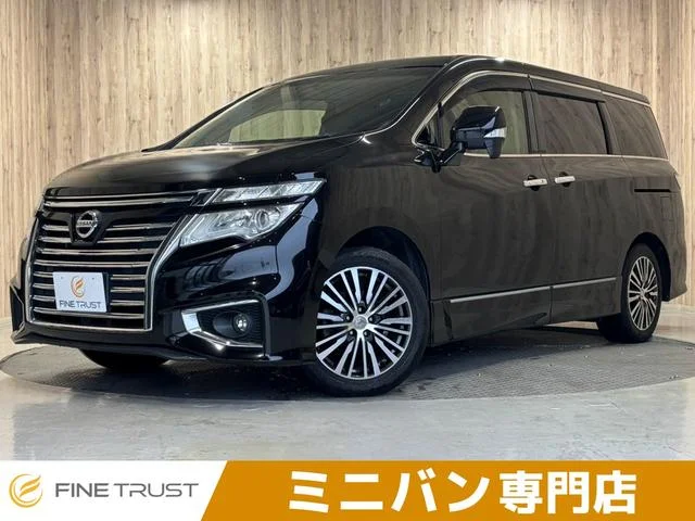 Nissan ELGRAND — фото 1