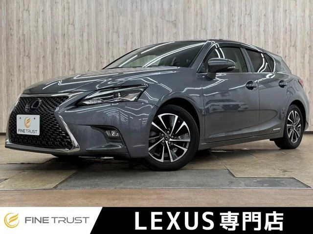 Lexus CT — фото 1