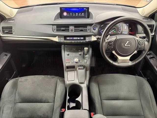 Lexus CT — фото 3