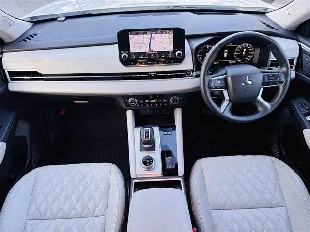 Mitsubishi OUTLANDER — фото 3