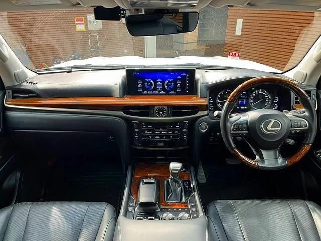 Lexus LX — фото 2