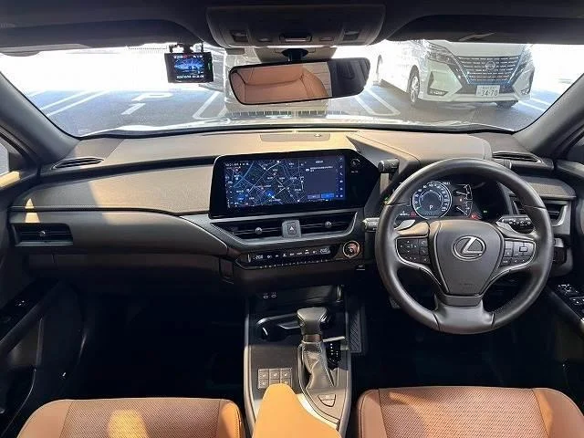 Lexus UX — фото 2