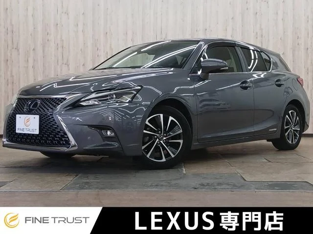 Lexus CT — фото 1