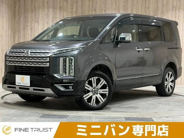 Mitsubishi DELICA D5 — фото 1