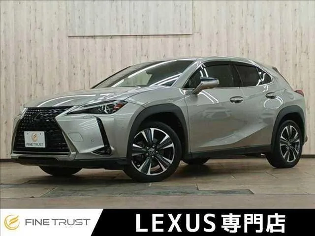 Lexus UX — фото 1