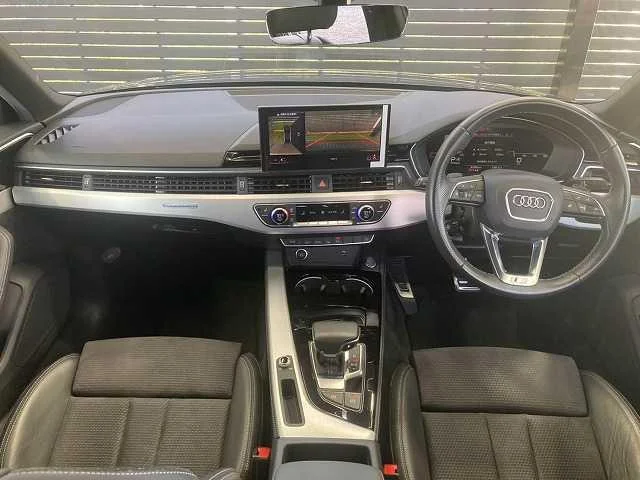 Audi A4 — фото 2
