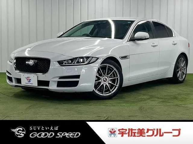 Jaguar XE — фото 1