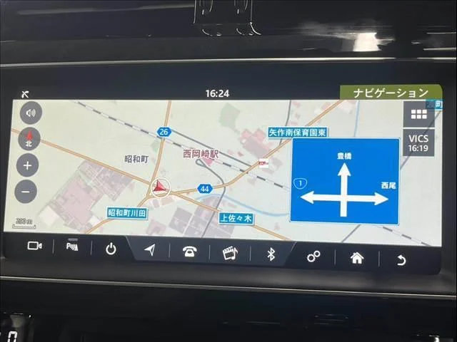 Jaguar XE — фото 3