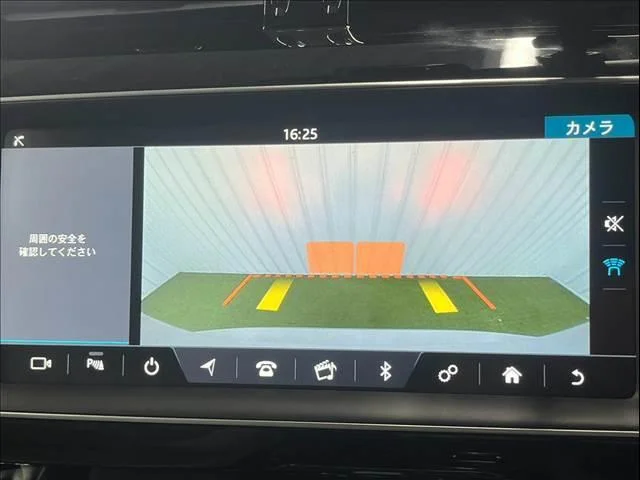Jaguar XE — фото 4