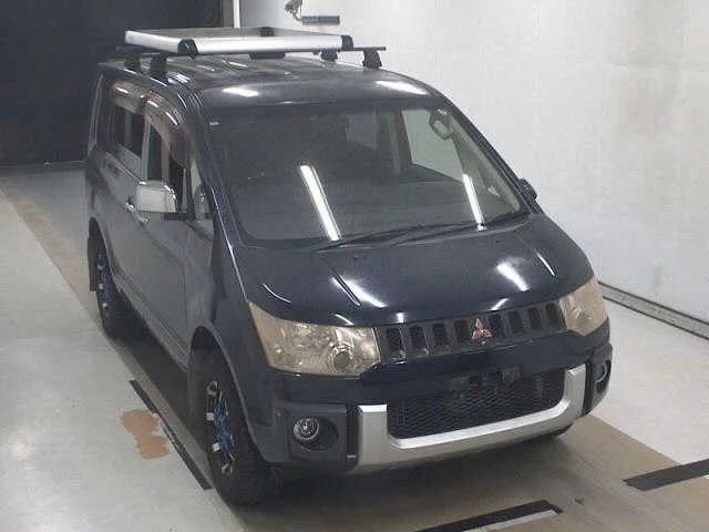 Mitsubishi DELICA — фото 1