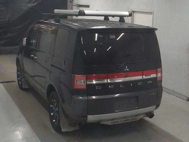 Mitsubishi DELICA — фото 2