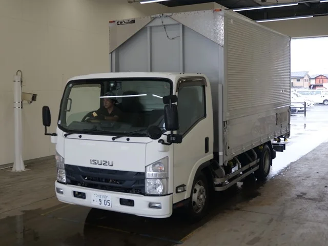 Isuzu ELF — фото 1