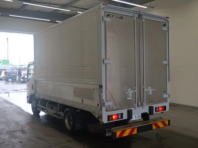Isuzu ELF — фото 2