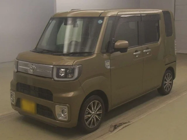 Toyota PIXIS MEGA