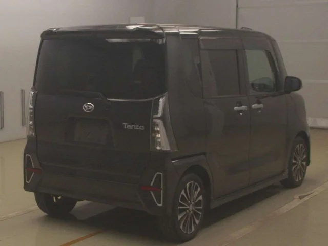 Daihatsu TANTO — фото 2
