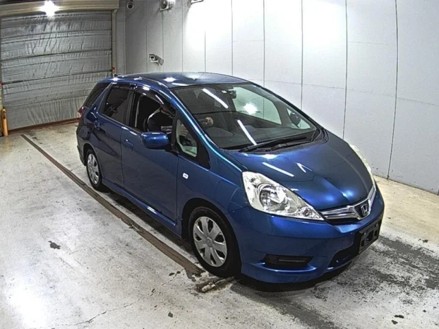 Honda FIT SHUTTLE — фото 1