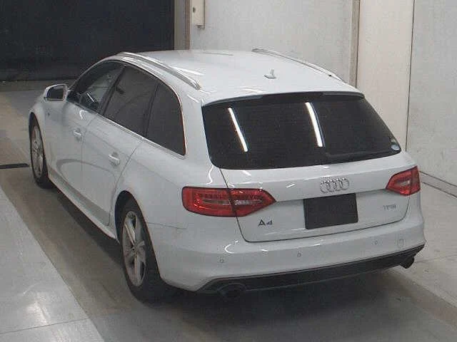 Audi A4 — фото 2