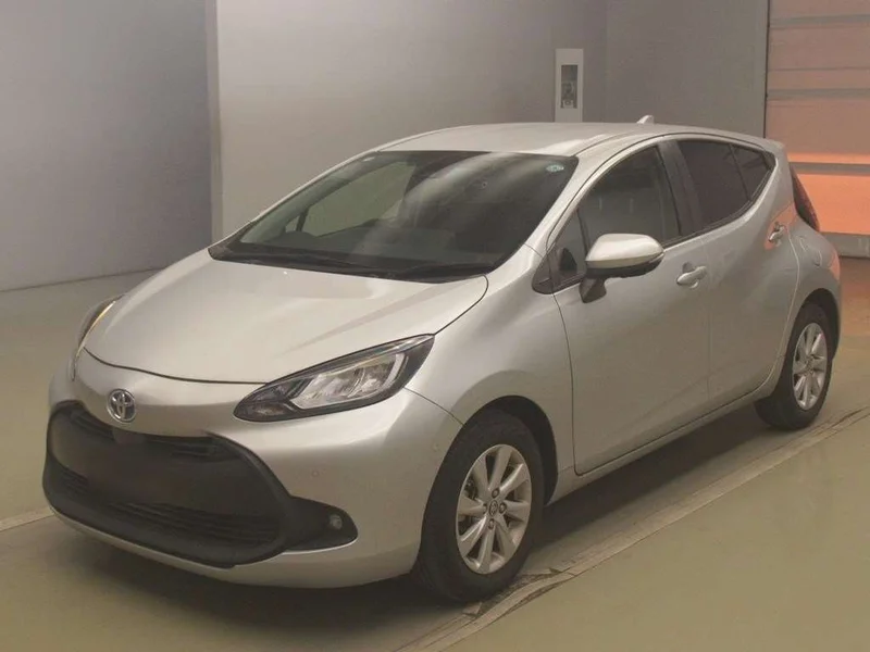 Toyota AQUA — фото 1