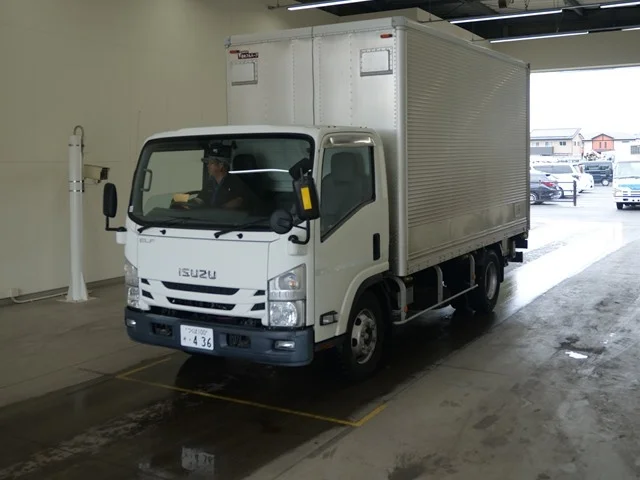 Isuzu ELF — фото 1
