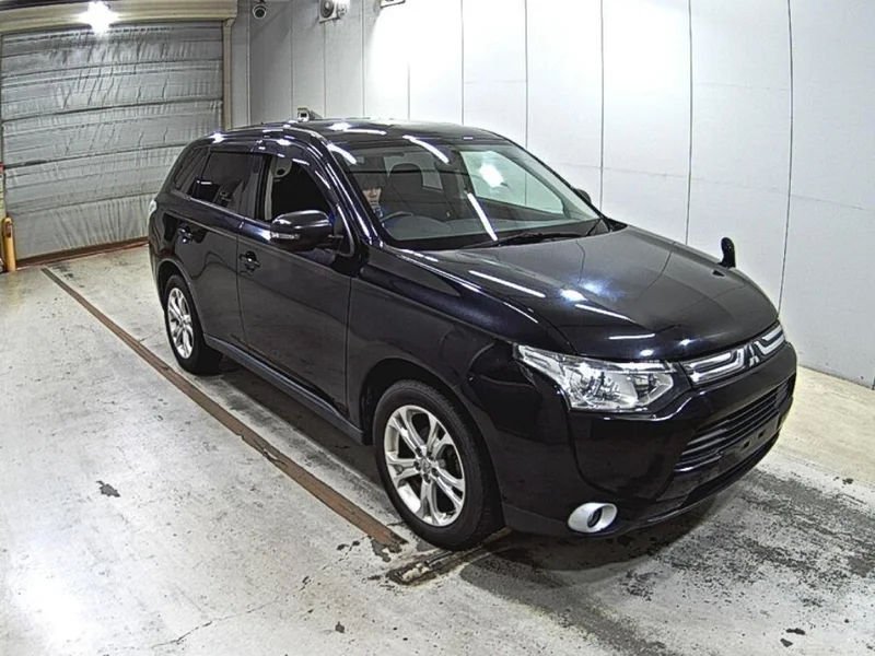 Mitsubishi OUTLANDER — фото 1