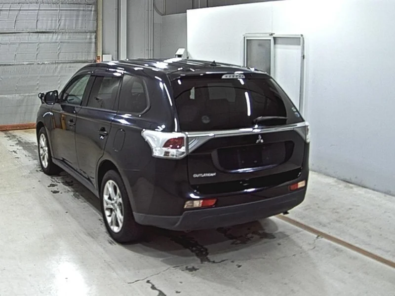 Mitsubishi OUTLANDER — фото 2