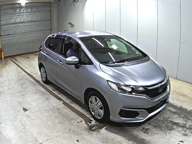 Honda FIT — фото 1