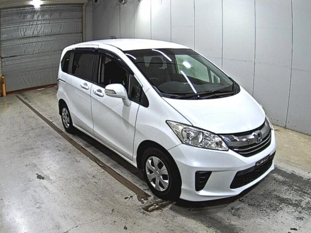 Honda FREED — фото 1