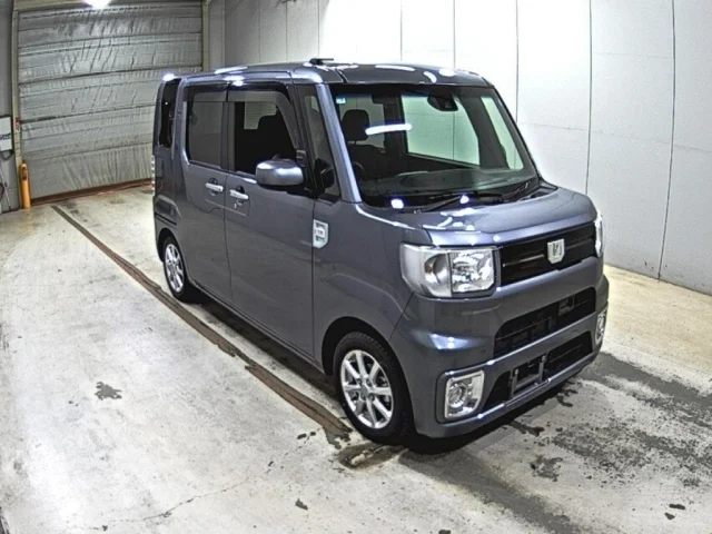 Daihatsu WAKE — фото 1