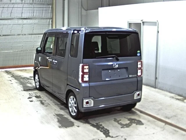 Daihatsu WAKE — фото 2