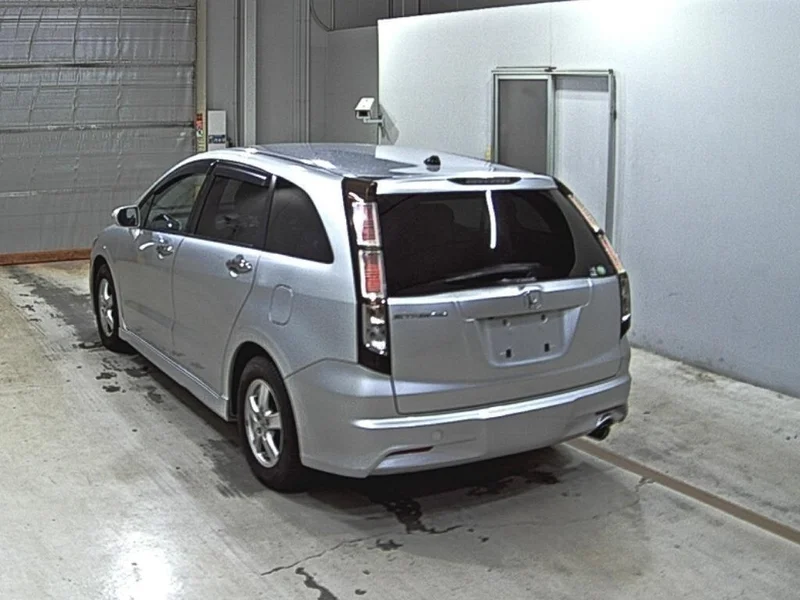 Honda STREAM — фото 2
