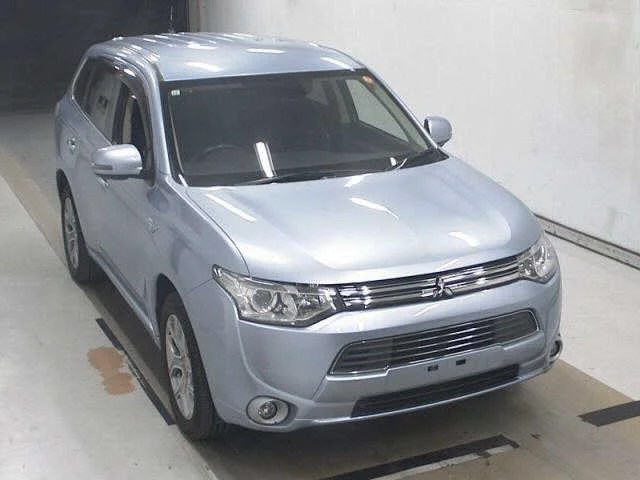 Mitsubishi OUTLANDER — фото 1