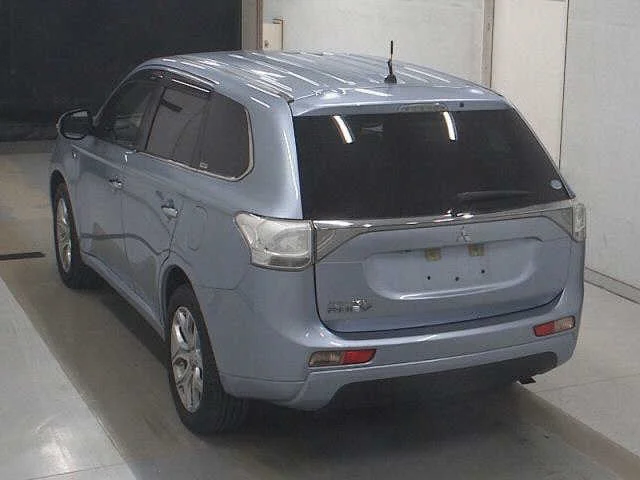 Mitsubishi OUTLANDER — фото 2