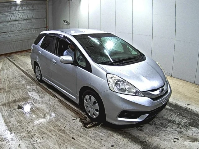 Honda FIT SHUTTLE — фото 1