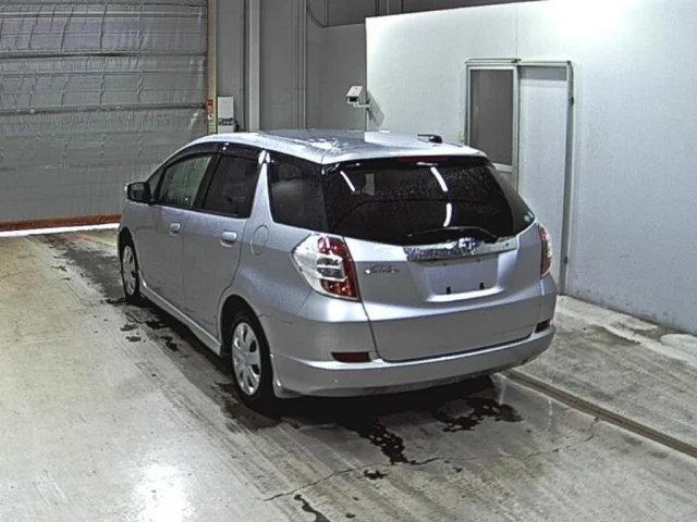Honda FIT SHUTTLE — фото 2