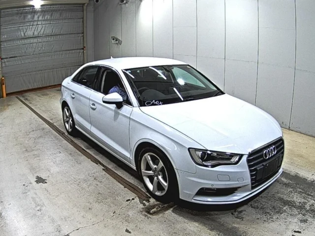 Audi A3 — фото 1