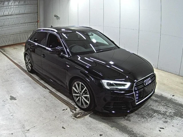 Audi A3 — фото 1