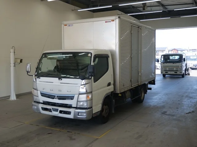 Mitsubishi CANTER — фото 1