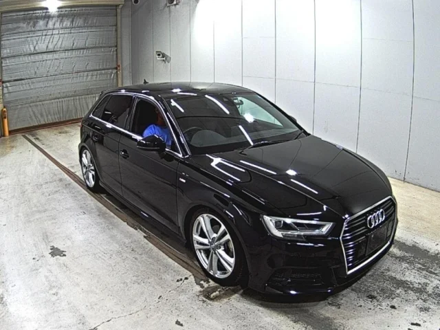 Audi A3 — фото 1