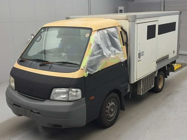 Mazda BONGO — фото 1