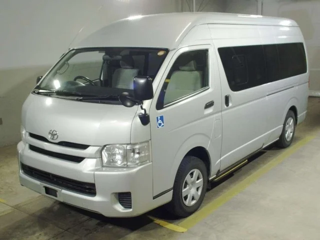 Toyota REGIUS ACE COMMUTER