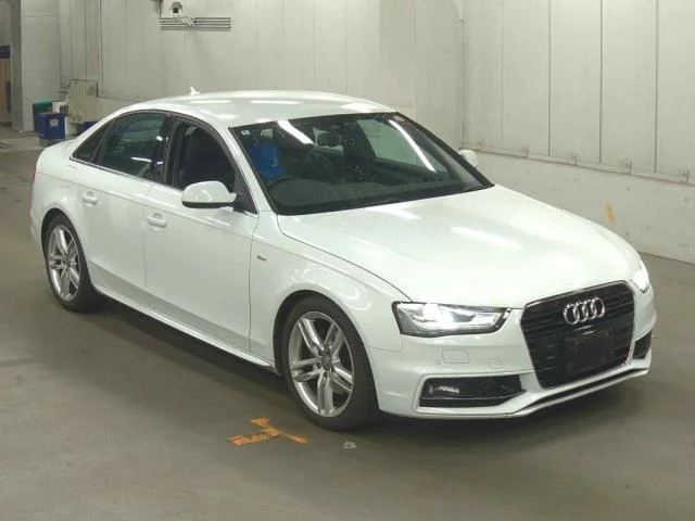 Audi A4 — фото 1