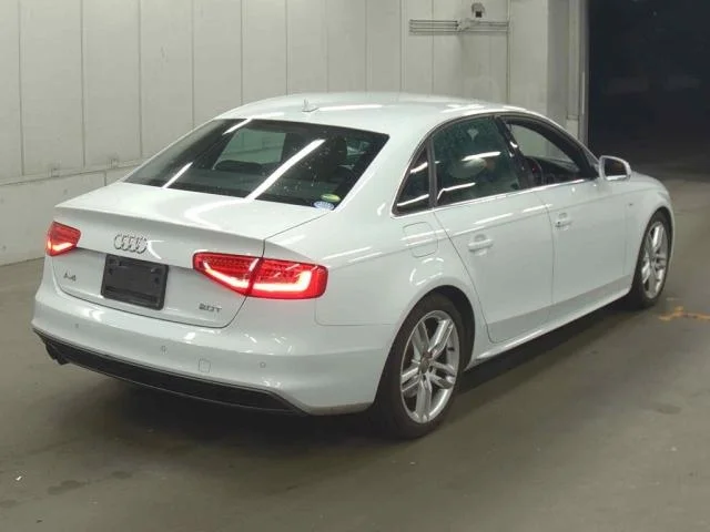 Audi A4 — фото 2