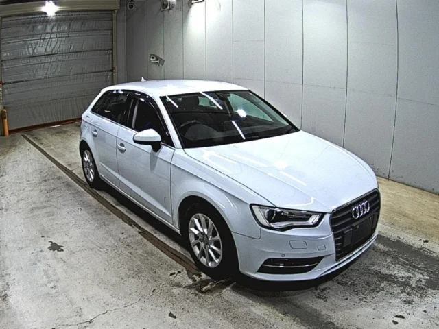 Audi A3 — фото 1