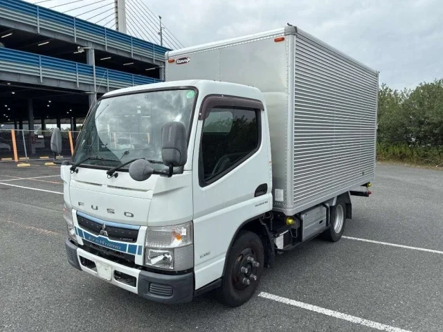 Mitsubishi CANTER — фото 1