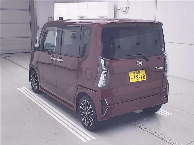 Daihatsu TANTO — фото 2