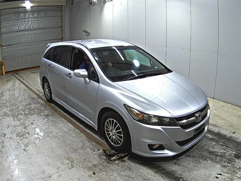 Honda STREAM — фото 1