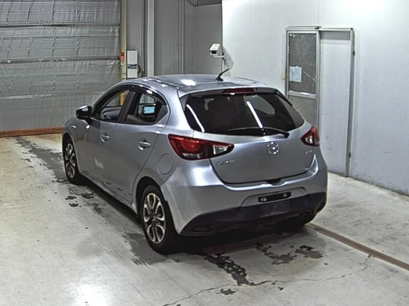 Mazda DEMIO — фото 2