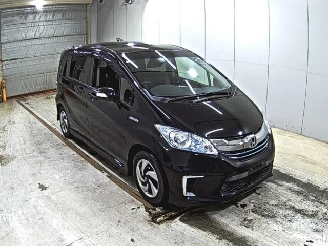 Honda FREED — фото 1